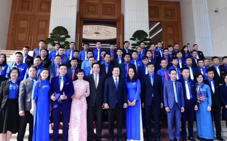  Anh Nguyễn Văn Nhị vinh dự được nhận bằng khen Thủ tướng Chính phủ.